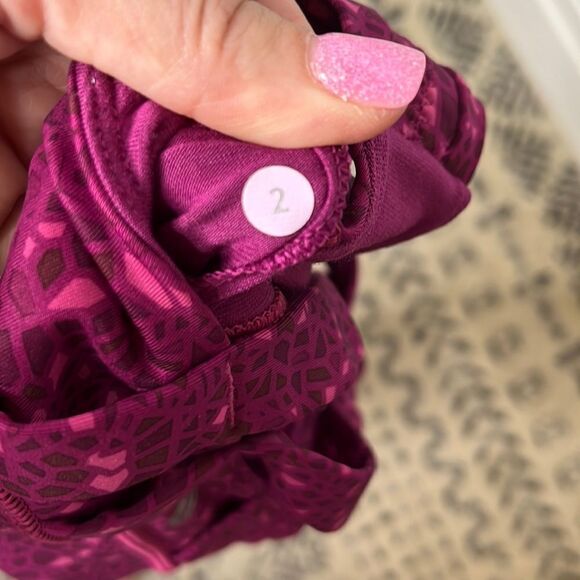 Lululemon Ready & Go Tank Size 2 - Picture 9 of 9